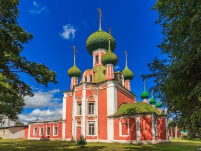 церковь Александра Невского и Владимирский собор